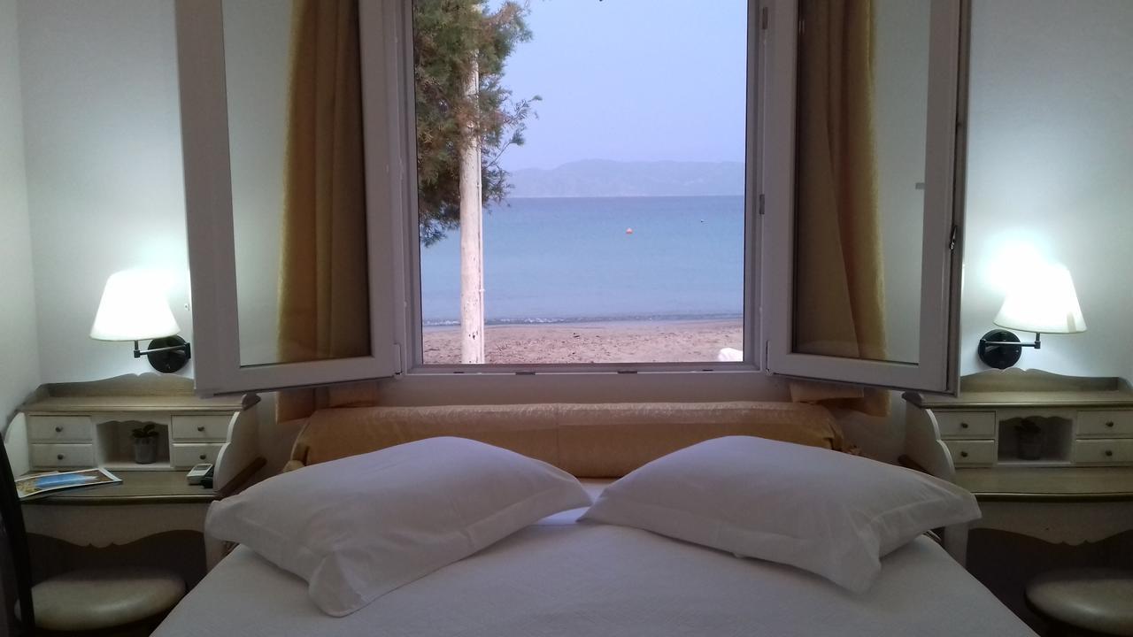 Floras Rooms Pollonia Exterior foto